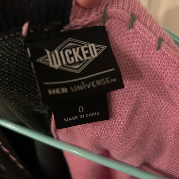 Her Universe Wicked Split Cardigan - Picture 4 of 5